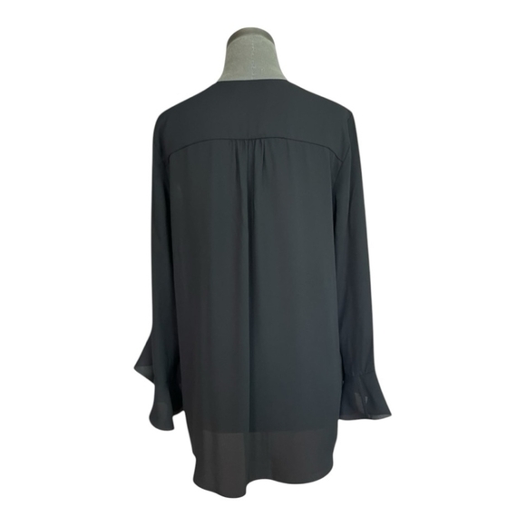 Women’s Blouse Karen Kane Asymmetrical Black Crepe 3/4 Flutter Sleeve V-Neck Top - Picture 5 of 7